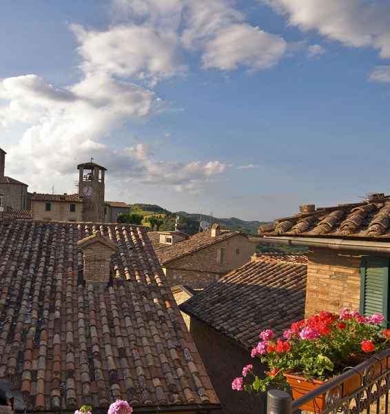 Boutique hotel a Montone, vista del borgo medievale dalla Locanda del Capitano