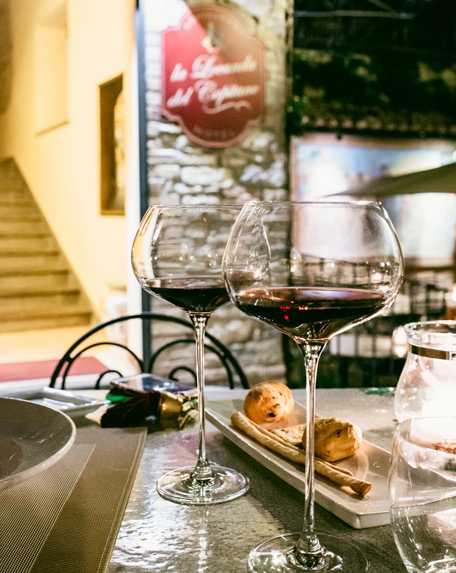 Prenota un tavolo al ristorante di Montone La Locanda del Capitano Chef Giancarlo Polito. Montone, Perugia, Umbria